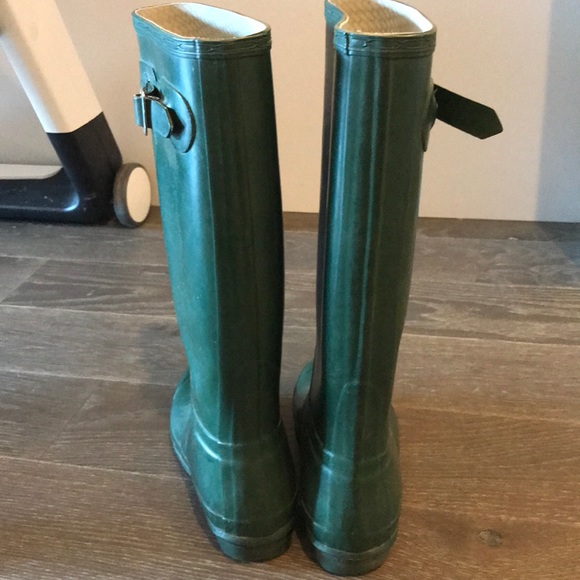 Hunter rain boots size 7 - Picture 3 of 5